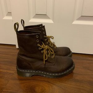 dr. martens brown⭐️